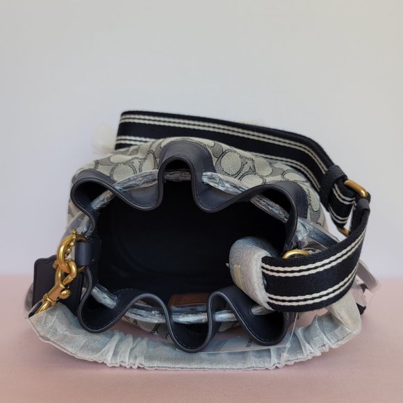 COACH Field Bucket Bag in Signature Jacquard & Leather–Navy Midnight Navy ⭐ - Picture 8 of 16